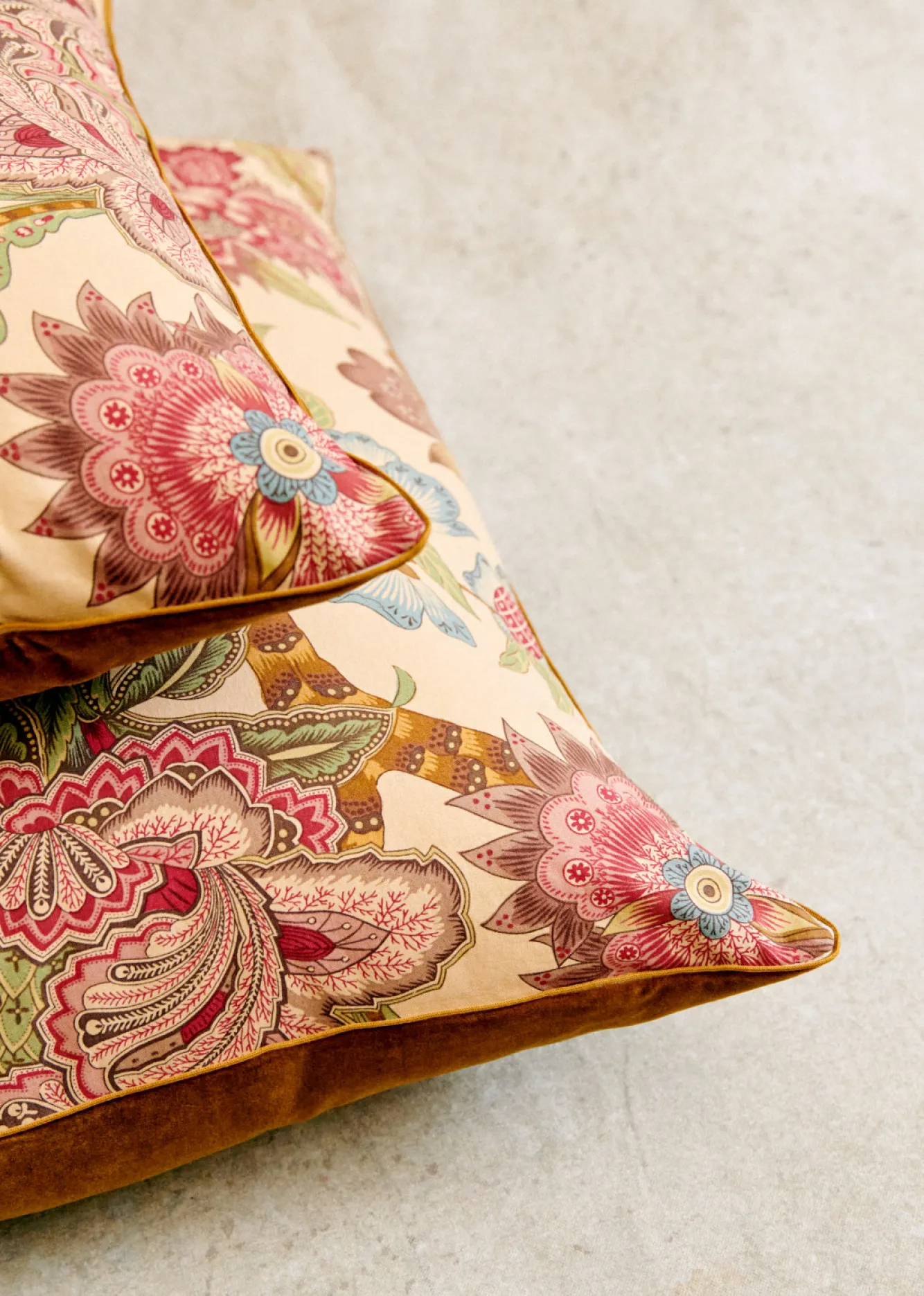 Sezane La Sélection Vintage|Les Tissus|Coussin Vintage - Petit Modèle