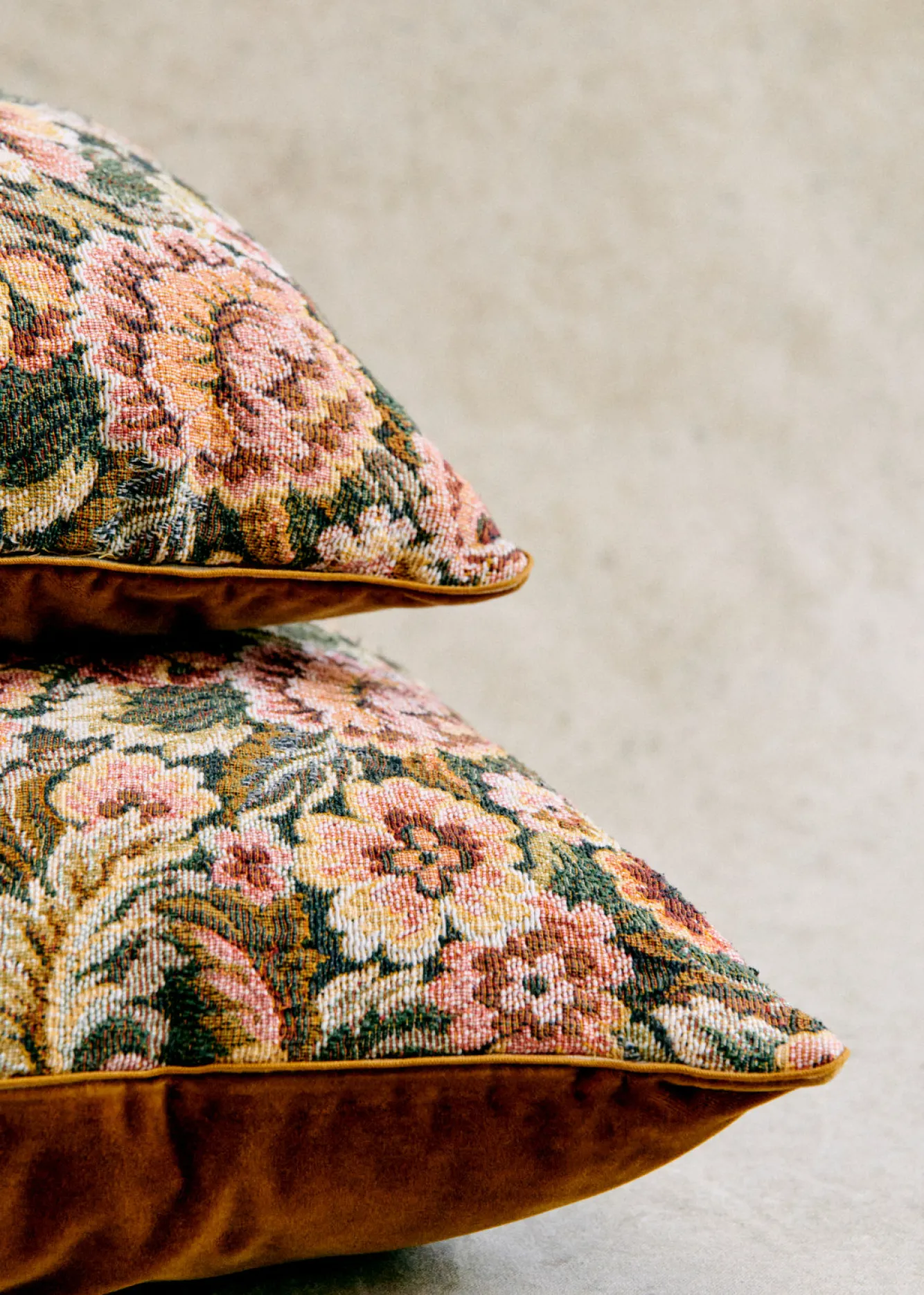 Sezane La Sélection Vintage|Les Tissus|Coussin Vintage - Petit Modèle