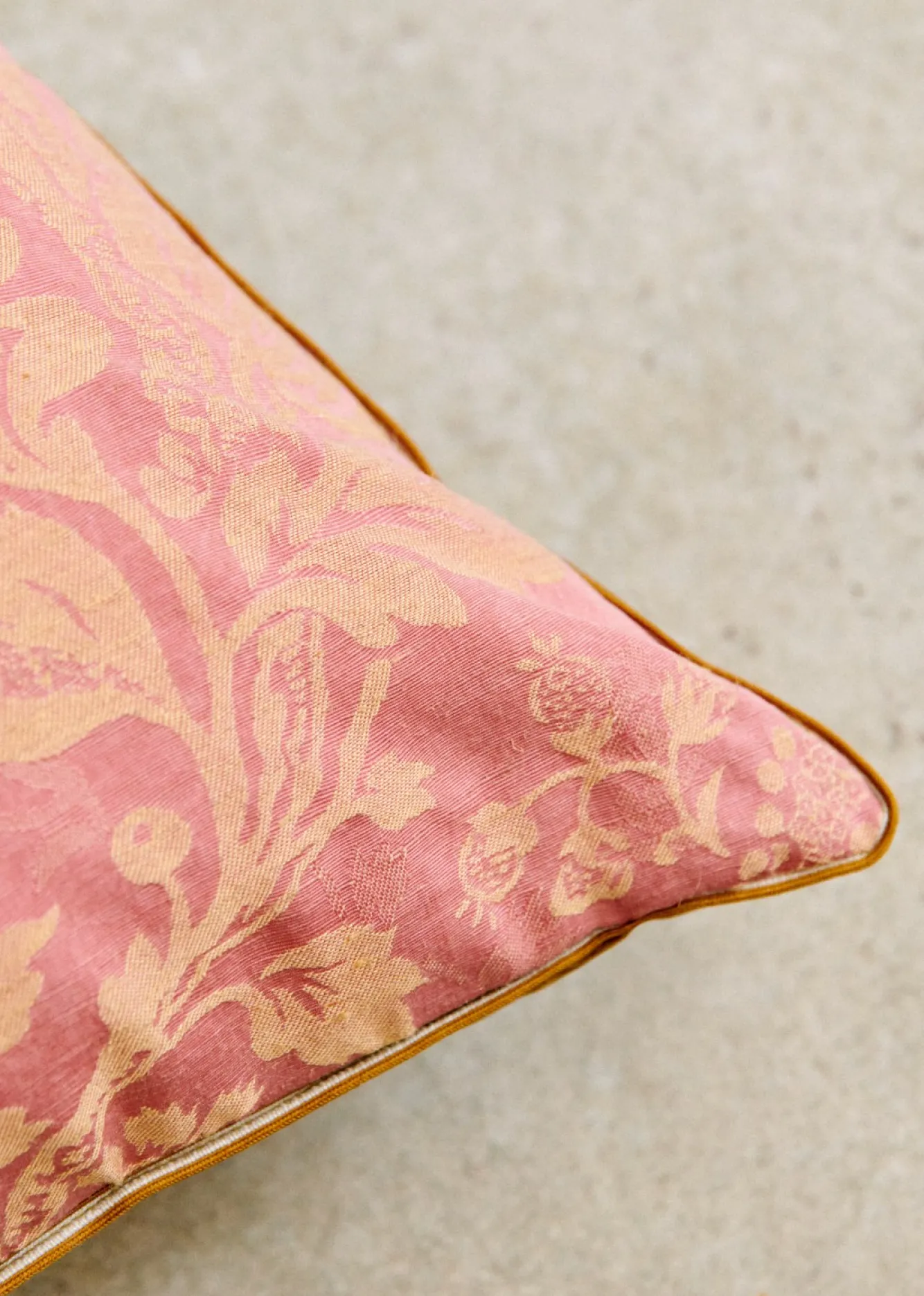 Sezane Les Tissus|Coussin Vintage - Petit Modèle