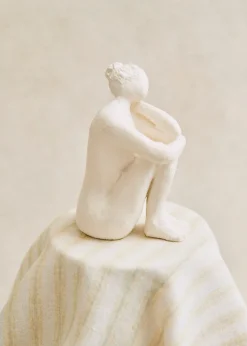 Sezane Les Invités|Sculpture Guénolée Courcoux - Femme Dans Ses Pensées Petit Modèle
