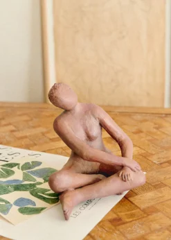 Sezane Les Invités|Sculpture Guénolée Courcoux - La Femme Grand Modèle