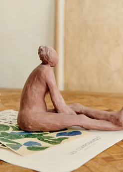 Sezane Les Invités|Sculpture Guénolée Courcoux - Femme Jambes Allongées Grand Modèle