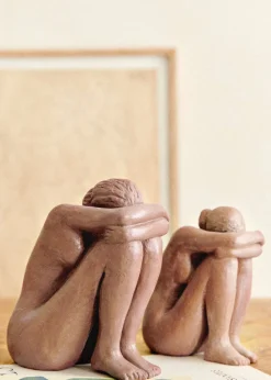 Sezane Les Invités|Sculpture Guénolée Courcoux - Femme Assise Petit Modèle